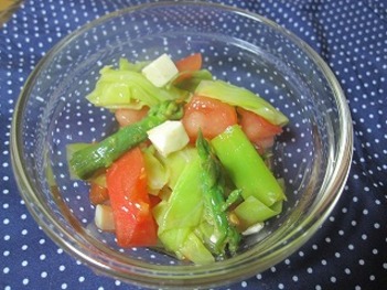 アスパラとチーズのさっぱりサラダ